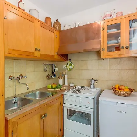 Pia Apartment